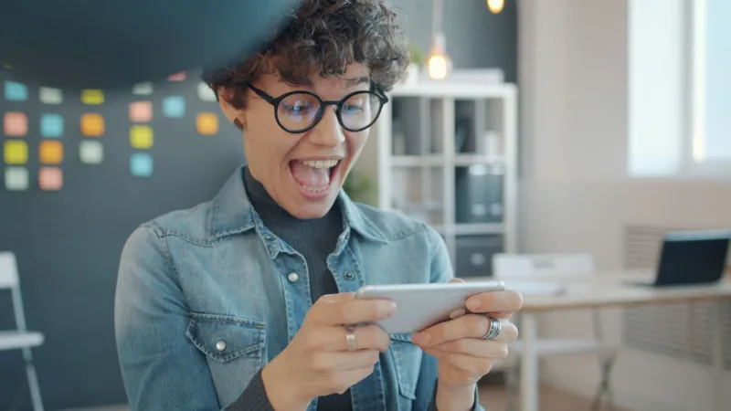 She Scratches, She Wins: How Women Are Quietly Taking Over Instant-Win Gaming
